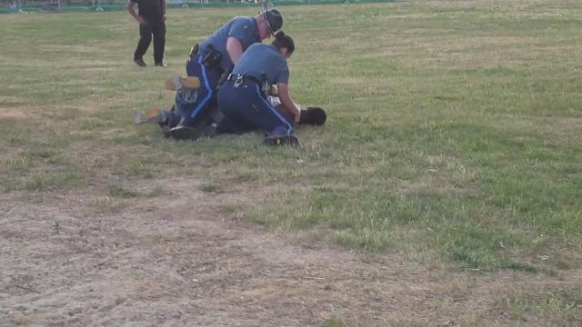 Kick Streamer KikiKrazy films a black man getting tased for drinking alcohol in a park