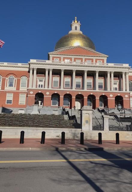24K Golden-domed Massachusetts Statehouse 