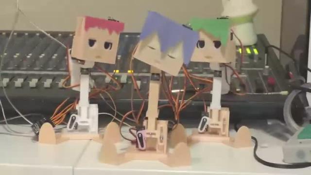 3 ROBOTS