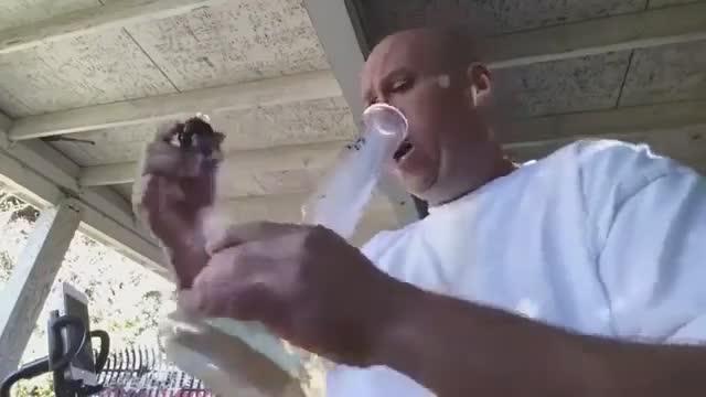 Fck Around N Find Out - Tries to smoke a pepper