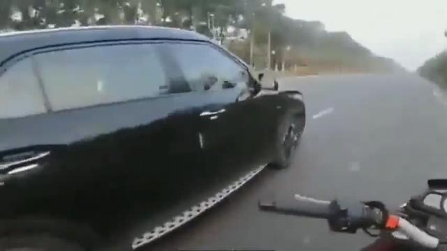 Crevo Gets into Bike Accident!