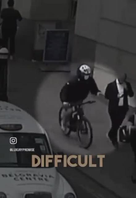 🇬🇧 LONDON THIEVES GO GREEN  I suppose it's one way to help the city reduce its emissions