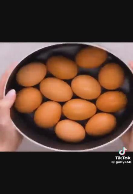 Now I know how to peel hard-boiled eggs real easy
