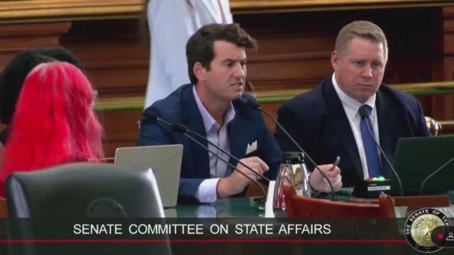 JUST IN: Alex Stein (@alexstein99 ) crashes a live NBC News stream at the Texas Capitol in Austin.  "MSNBC sucks! MSNBC sucks! MSNBC sucks! MSNBC sucks!" Stein said before getting pulled out of camera view.
