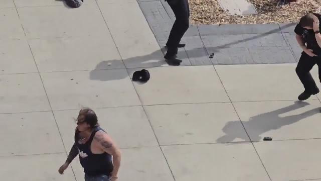 New footage emerges of niche e-celeb documentary youtuber Alex Novell punching 3 police officers to capture his last footage of confronting Ethan Klein IRL