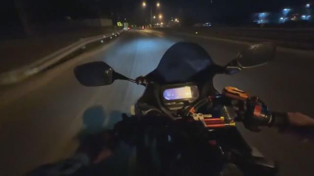 Kick streamer LupLupka hits 100+ mph on a motorcycle following a breakup.😱