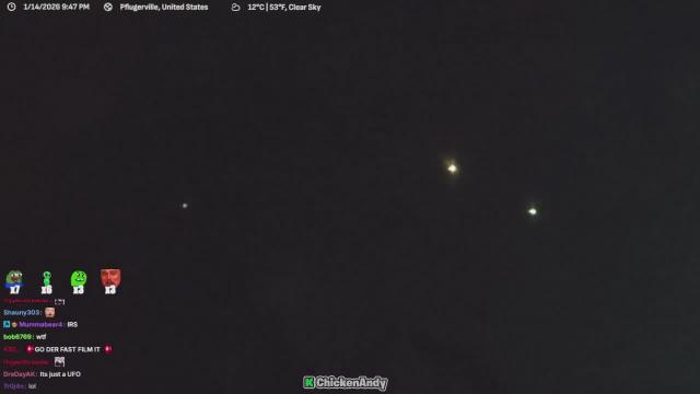 ChickenAndy films UFO on stream 😱👽