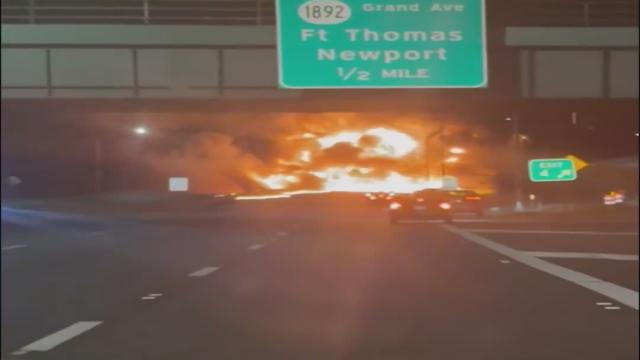 🚨 BREAKING: MASSIVE explosion on I-471 near Cincinnati, Ohio  Cause unknown  Reports that the motor carrier (MC) number is linked to a foreign entity, but I have NOT yet independently confirmed that   Casualties unknown.