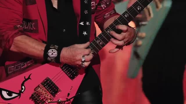 HELLOWEEN - Eagle Fly Free [Live At Budokan] (Official Music Video)