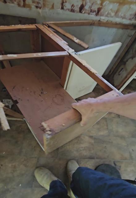 Goodbye old kitchen...