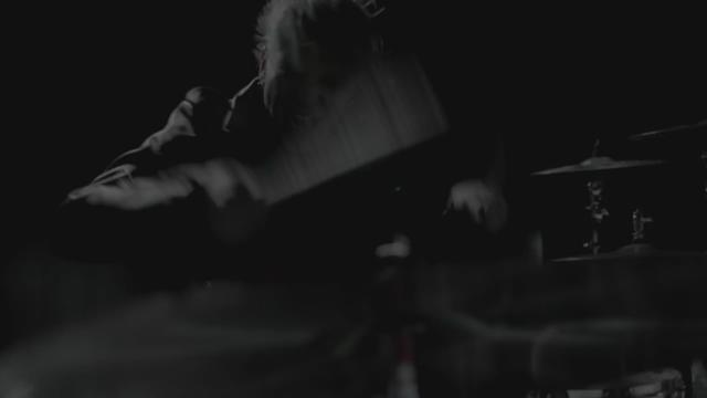 Apocalyptica feat. Jacoby Shaddix of Papa Roach - White Room (Cream Cover)