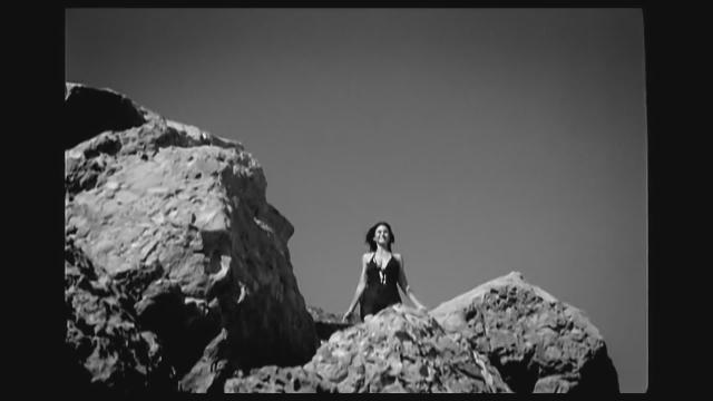 Hinder - Lips Of An Angel (Official Music Video)